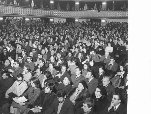 Teatro Lirico - Interno - Manifestazione per la libertà in Grecia - Platea