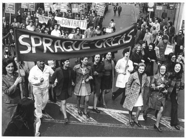 Sciopero dei lavoratori dei trasporti - Corteo - Spezzone lavoratrici della Sprague Creas - Donne - Striscione - Cartelli