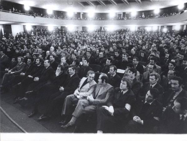 Milano - Sciopero lavoratori autoferrotranvieri - Teatro Lirico - Interno - Assemblea - Platea con i lavoratori autoferrotranvieri - Delegati Cgil, Cisl, Uil