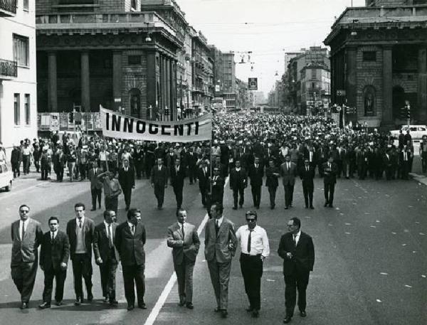 Sciopero dei lavoratori della Innocenti - Testa del corteo - Striscione