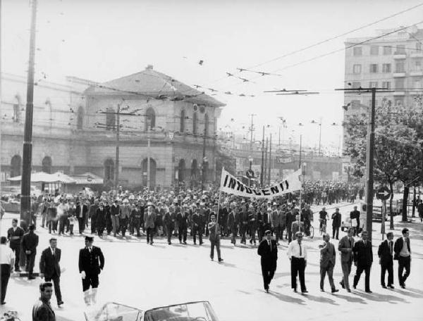 Sciopero dei lavoratori della Innocenti - Corteo - Striscione