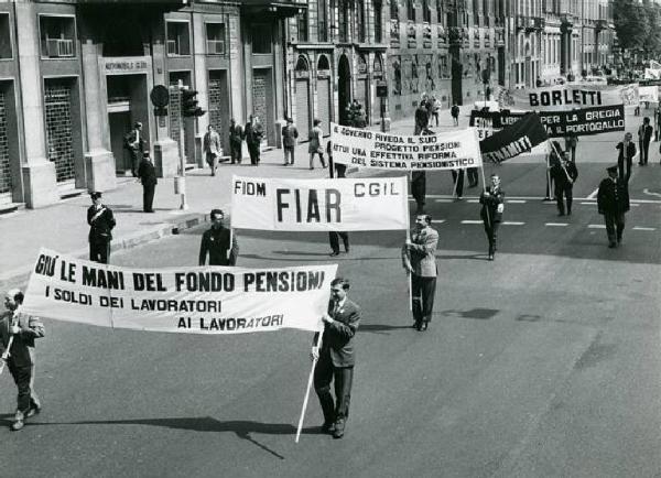 Festa dei lavoratori - Manifestazione del primo maggio - Corteo - Striscioni