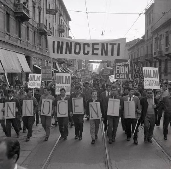 Sciopero dei lavoratori della Innocenti - Cartelli di sciopero Uilm - Striscione