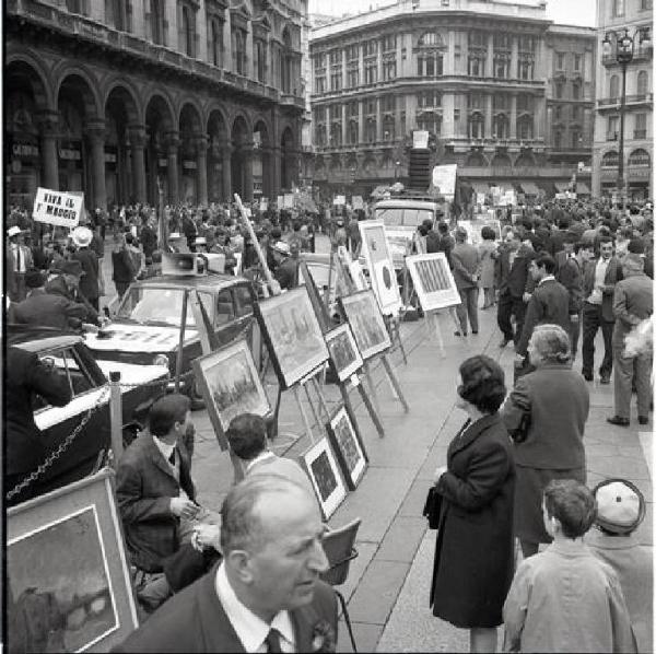 Festa dei lavoratori - Manifestazione del primo maggio - Corteo - Mostra di quadri