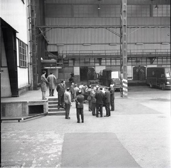 Incontro con la delegazione metallurgica cecoslovacca - Delegazione in visita in fabbrica