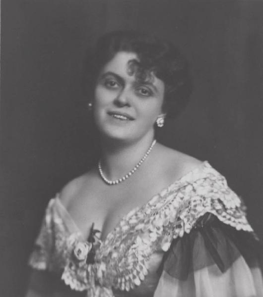 Ritratto femminile. Roveda Castellini