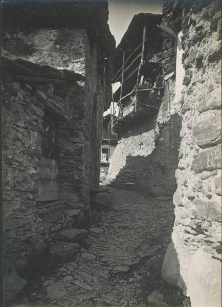 Veduta architettonica. Chiesa in Valmalenco - Vassalini - Rustici