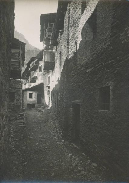 Veduta architettonica. Chiesa in Valmalenco - Vassalini - Rustici