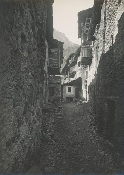 Veduta architettonica. Chiesa in Valmalenco - Vassalini - Rustici