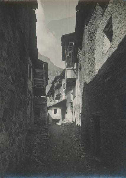 Veduta architettonica. Chiesa in Valmalenco - Vassalini - Rustici