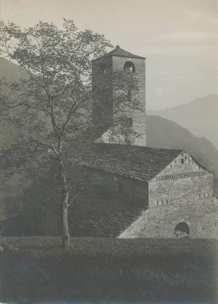 Veduta architettonica. Ossuccio - Abbazia di S. Benedetto in Val Perlana - Esterno e campanile