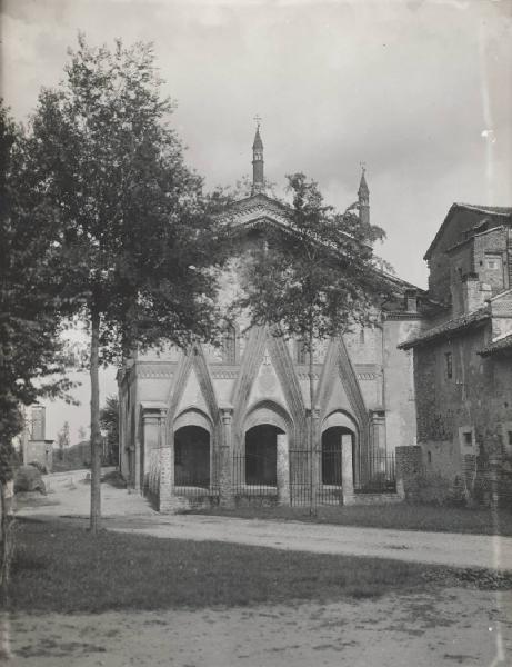 Veduta architettonica. Susa - Facciata dell'Abbazia di S. Antonio di Ranverso