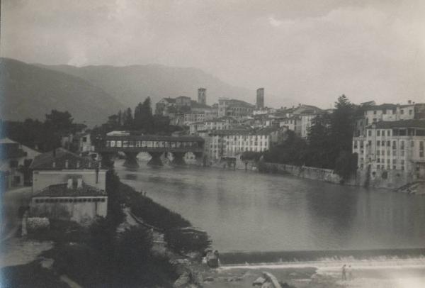 Paesaggio. Bassano del Grappa - Panorama - fiume Brenta