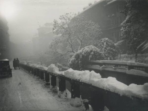 Paesaggio. Milano - Naviglio sotto la neve