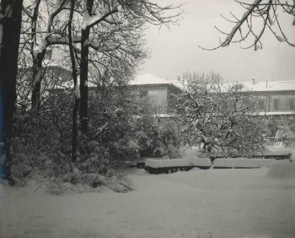 Veduta architettonica. Milano - Giardini della Guastalla sotto la neve