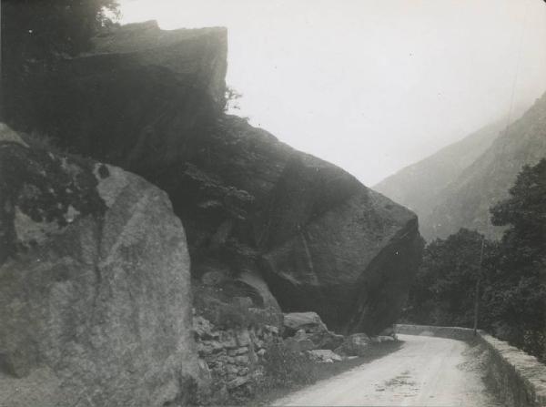 Paesaggio. Valle del Po - Strada da Crissolo a Roccabruna - Veduta