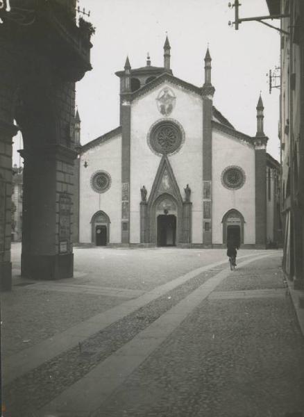 Veduta architettonica. Pinerolo - Duomo - Facciata