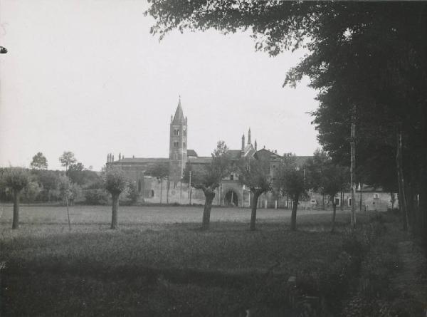 Veduta architettonica. Susa - Abbazia di S. Antonio di Ranverso