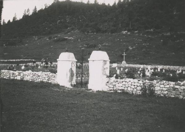 Paesaggio. Monte Grappa - Cimitero