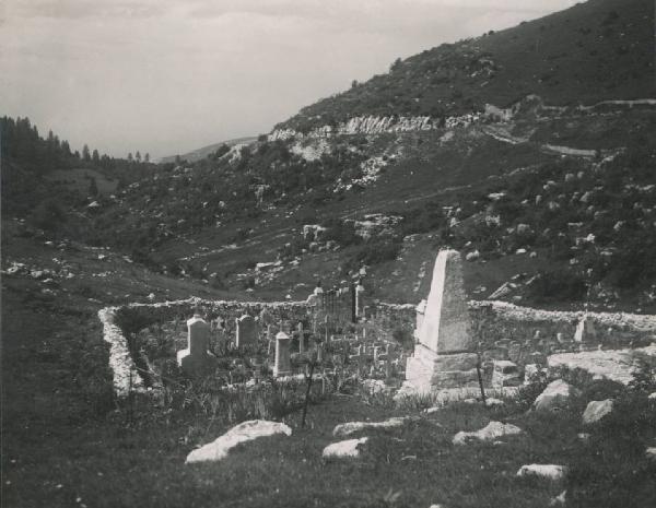 Paesaggio. Monte Grappa - Cimitero