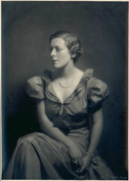 Ritratto femminile. Emma Hensemberger Reiser