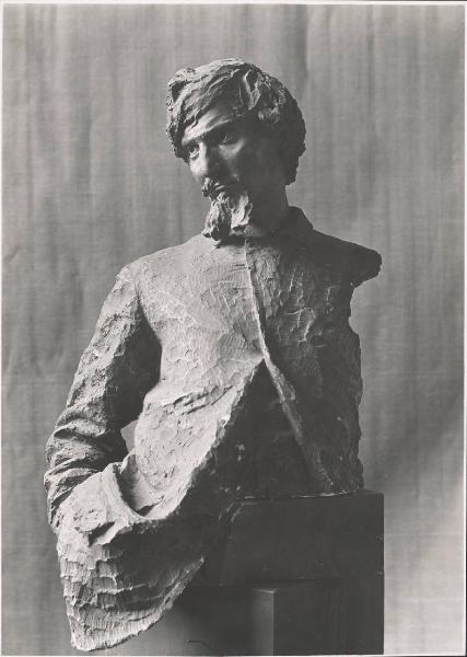 Riproduzione di opera d'arte. Scultura di Emilio Quadrelli: Busto di Segantini