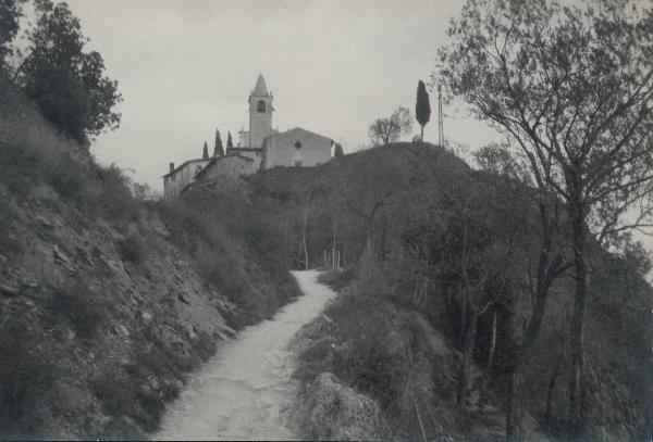 Paesaggio. Toscolano-Maderno - Gaino - Veduta da un sentiero della chiesa parrocchiale