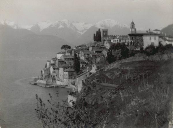 Paesaggio. Lago di Como - Dervio - Corenno Plinio- Veduta