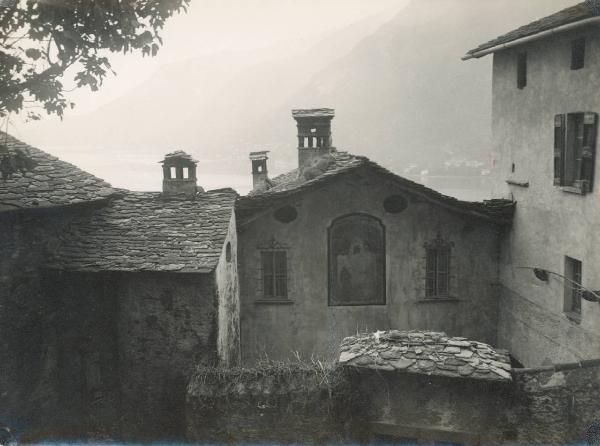 Veduta architettonica. Faggeto Lario - Palanzo - Caseggiati