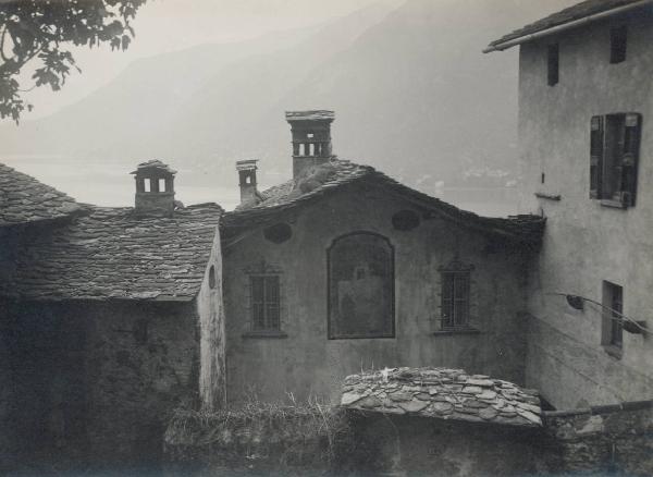 Veduta architettonica. Faggeto Lario - Palanzo - Caseggiati