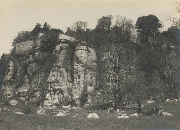 Paesaggio. Chiusi della Verna (già detta Chiusi in Casentino) - Roccia delle stimmate