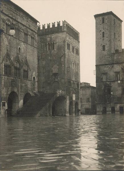 Veduta architettonica. Todi - Palazzo dei Priori e Palazzo del Popolo