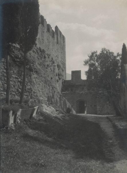 Veduta architettonica. Malcesine - Castello