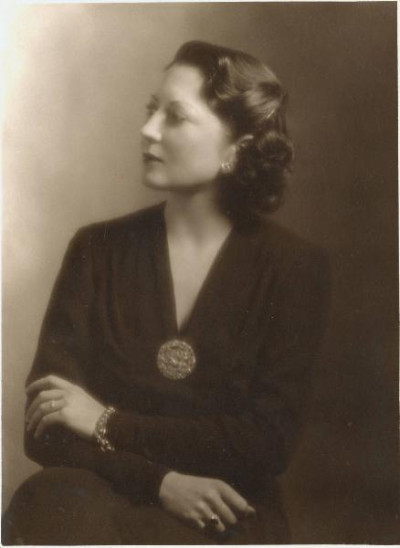 Ritratto femminile. Dora Papo