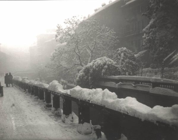 Paesaggio. Milano - Naviglio sotto la neve