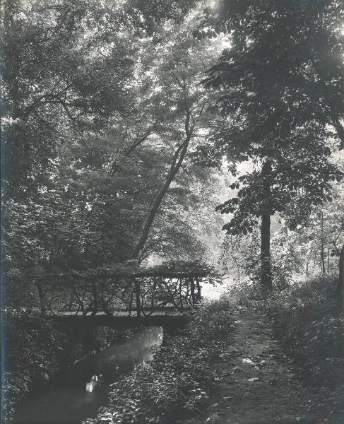 Paesaggio. Milano - Giardino di casa Perego in via Borgonuovo