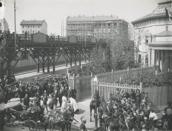 Milano - Ospizio dei Derelitti - Visita della regina Elena