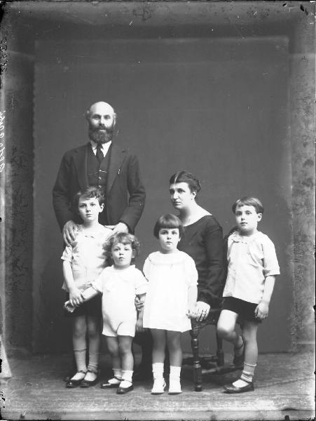 Ritratto familiare.  Aldo Carpi e famiglia