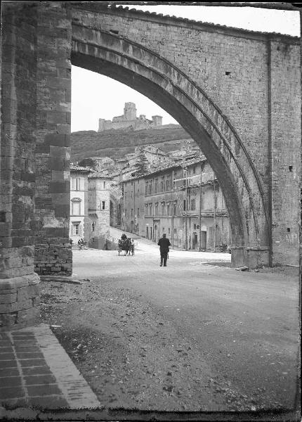 Veduta architettonica. Assisi - Chiesa di S. Chiara