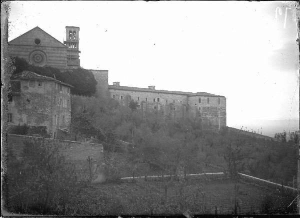 Veduta architettonica. Assisi - Chiesa di S. Chiara