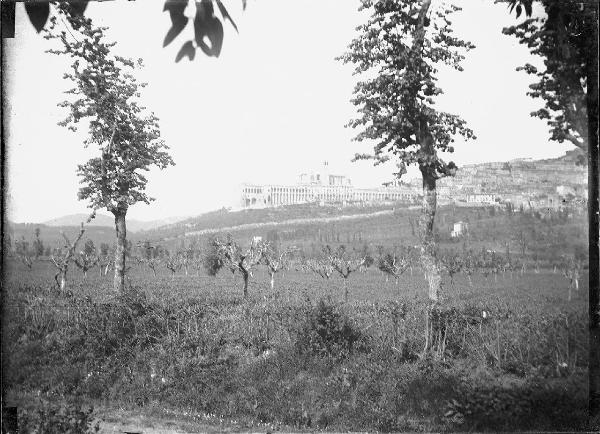 Paesaggio. Assisi - Veduta del convento di Sacro Convento di S. Francesco