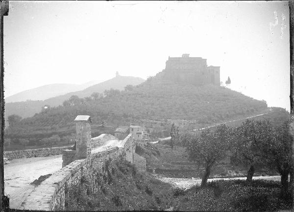 Paesaggio. Assisi - Veduta - rocca