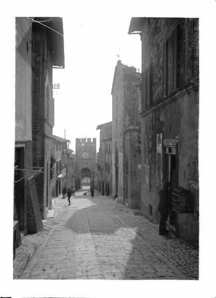 Veduta architettonica. Montefalco - Porta S. Agostino