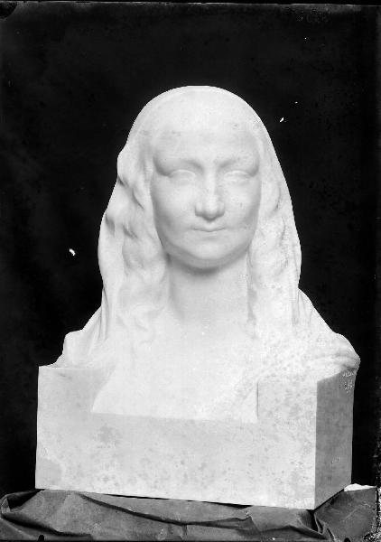 Riproduzione di opera d'arte. Scultura di Romolo Del Bò: La Gioconda