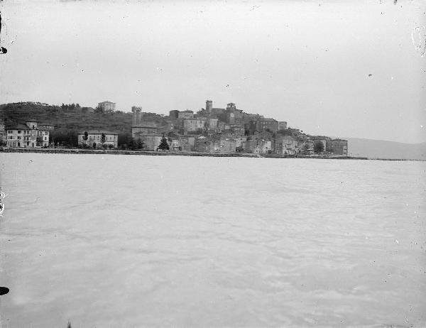 Paesaggio. Passignano sul Trasimeno - Veduta dal Lago Trasimeno