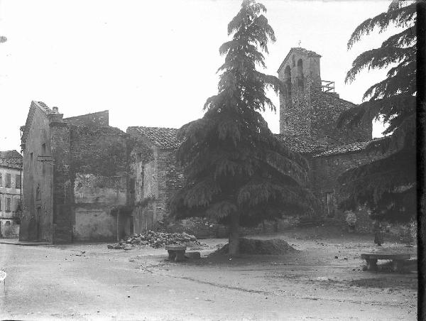 Veduta architettonica. Passignano sul Trasimeno- Facciata di una chiesa