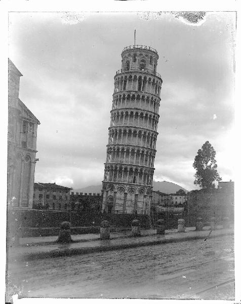 Veduta architettonica. Pisa - Torre pendente