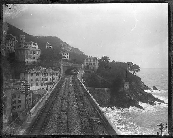 Paesaggio. Veduta della ferrovia a Zoagli