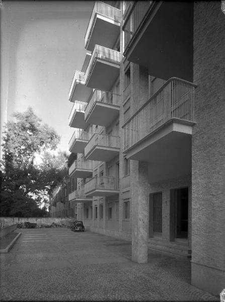 Veduta architettonica. Milano - Edificio