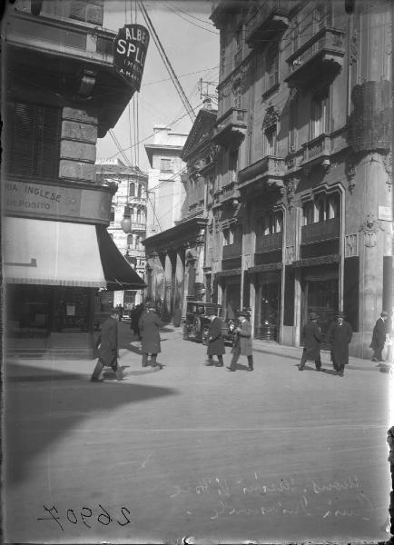 Veduta architettonica. Milano - Edifici nei pressi di via S. Margherita